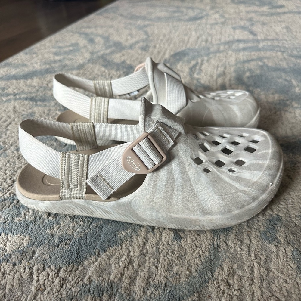 Chaco Chillos Clog Water Camp Sandal in Moonbeam